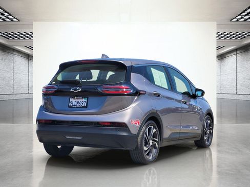 Used 2023 Chevrolet Bolt LT w/ Infotainment Package FWD image 6