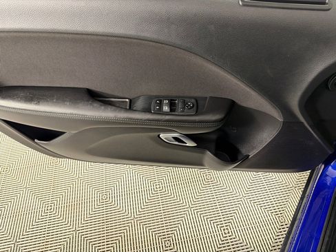 Used 2019 Dodge Challenger SXT w/ Driver Convenience Group image 11