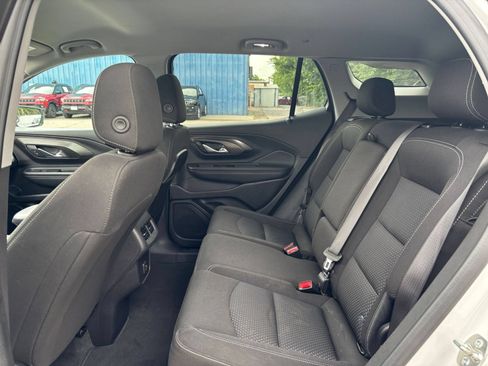 Used 2024 GMC Terrain SLE FWD image 24