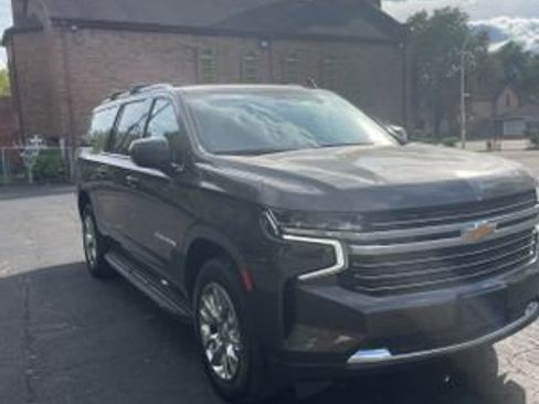 Used 2021 Chevrolet Suburban LT image 9