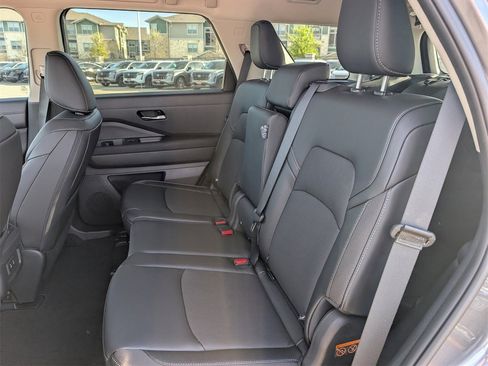 New 2026 Nissan Pathfinder SL image 20