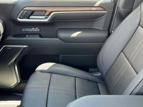 New 2026 Chevrolet Silverado 1500 High Country AWD/4WD image 23