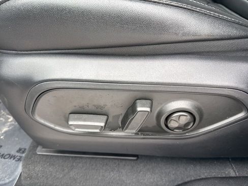 Used 2024 Jeep Grand Cherokee Limited image 8