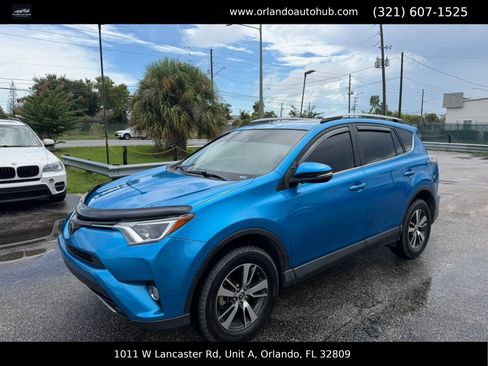 Used 2017 Toyota RAV4 XLE FWD image 1