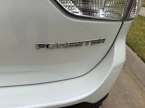 Used 2019 Subaru Forester w/ Alloy Wheel Package AWD/4WD image 5
