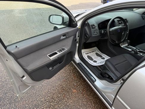Used 2009 Volvo S40 2.4i FWD image 9