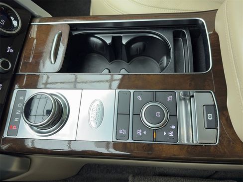 Used 2020 Land Rover Range Rover Long Wheelbase HSE image 32