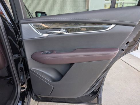 Used 2023 Cadillac XT6 Premium Luxury image 35