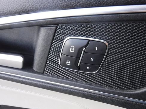 Used 2017 Ford Edge Titanium w/ Technology Package image 16