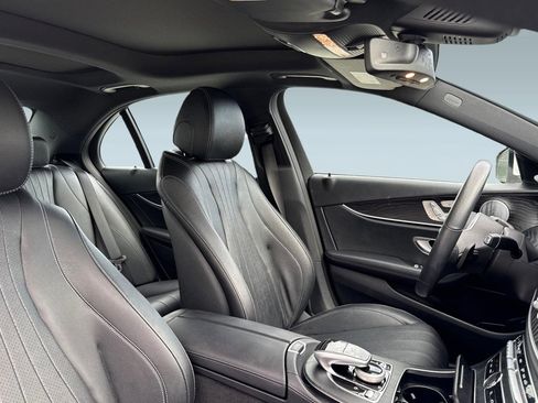 Used 2019 Mercedes-Benz E 300 image 33