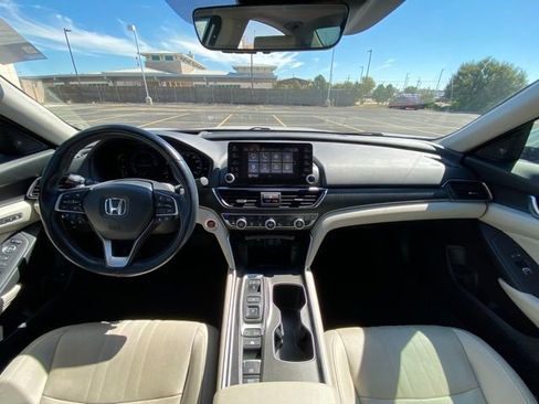 Used 2021 Honda Accord Touring image 15
