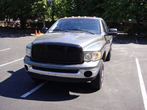 Used 2005 Dodge Ram 3500 Truck SLT w/ Trailer Tow Group AWD/4WD image 3