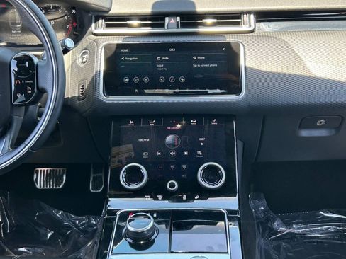 Used 2018 Land Rover Range Rover Velar R-Dynamic SE AWD/4WD image 17