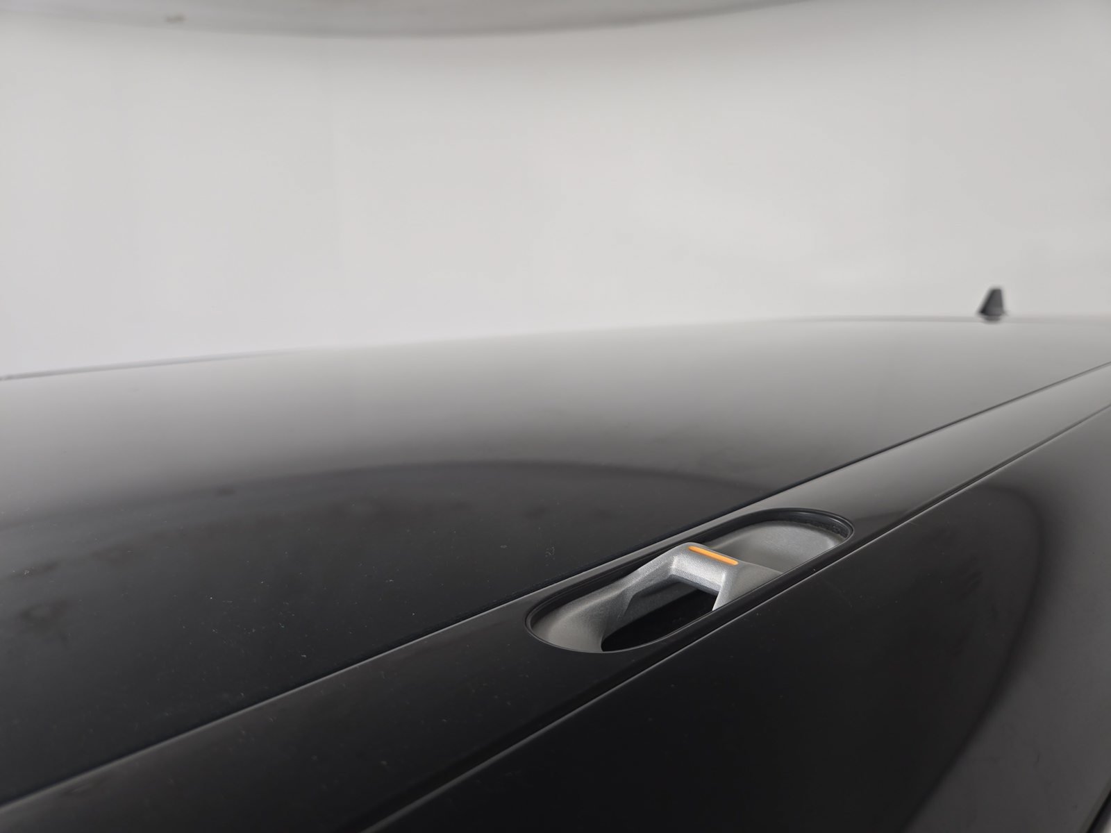 Used 2025 Rivian R1S Adventure Dual AWD/4WD image 13