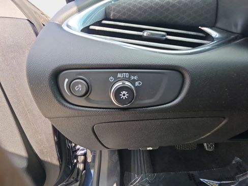 Used 2017 Chevrolet Malibu LT image 25