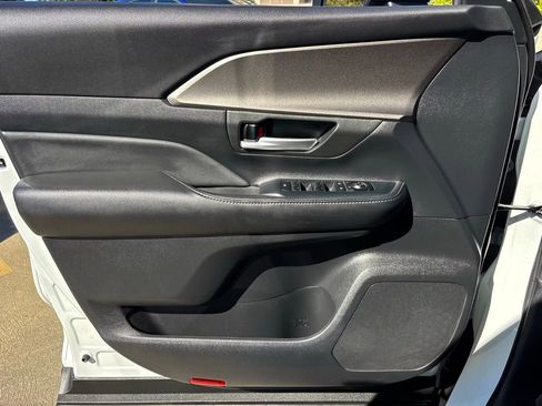 Used 2024 Toyota Grand Highlander XLE image 13