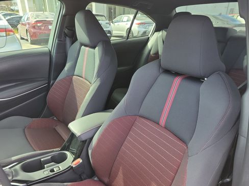 Used 2025 Toyota Corolla SE image 16