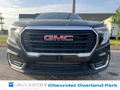 Used 2022 GMC Terrain SLE AWD/4WD image 3