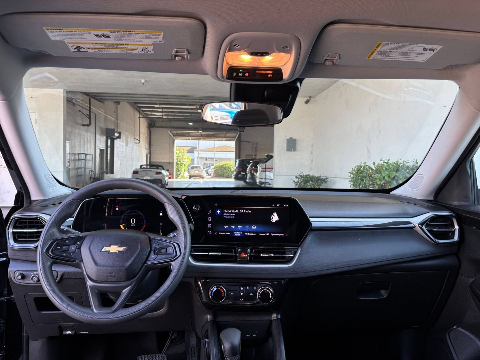 Used 2025 Chevrolet TrailBlazer LT FWD image 31