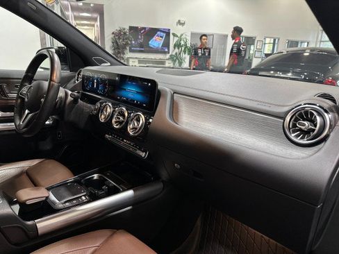 Used 2021 Mercedes-Benz GLA 250 4MATIC image 55