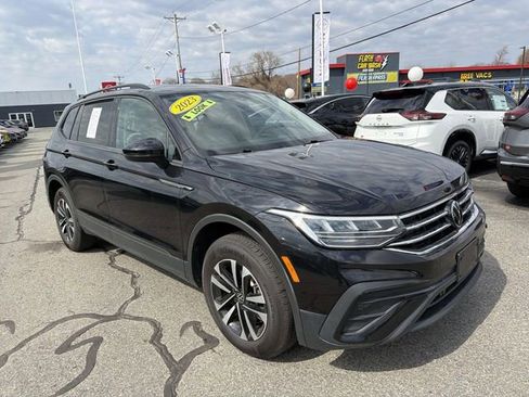 Used 2023 Volkswagen Tiguan S image 3