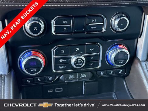 Used 2023 GMC Yukon XL SLT image 18