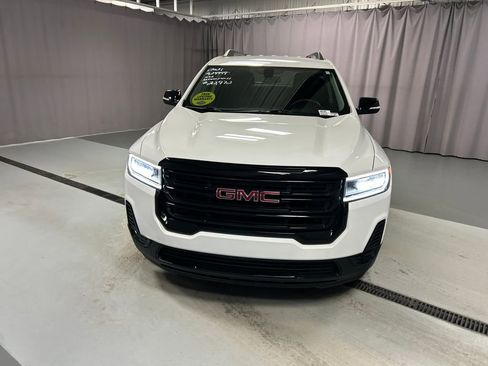 Used 2021 GMC Acadia SLE w/ Elevation Edition image 2