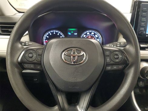 Used 2022 Toyota RAV4 XLE image 22