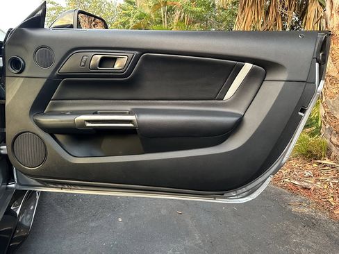 Used 2020 Ford Mustang Shelby GT500 w/ Technology Package image 52