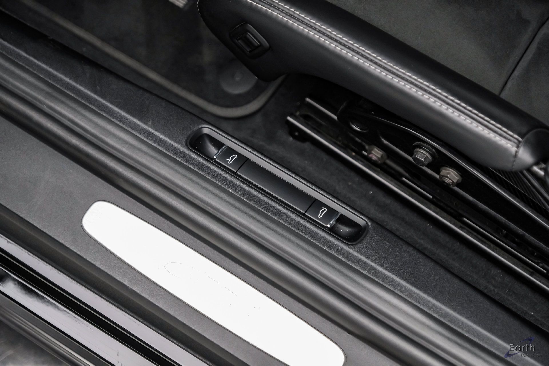 Used 2016 Porsche Cayman GT4 RWD image 47
