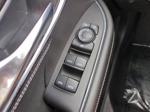 Used 2023 Buick Envision Preferred AWD/4WD image 18