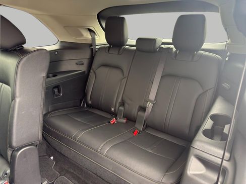 Used 2025 MAZDA CX-90 3.3 Turbo w/ Preferred Package AWD/4WD image 25