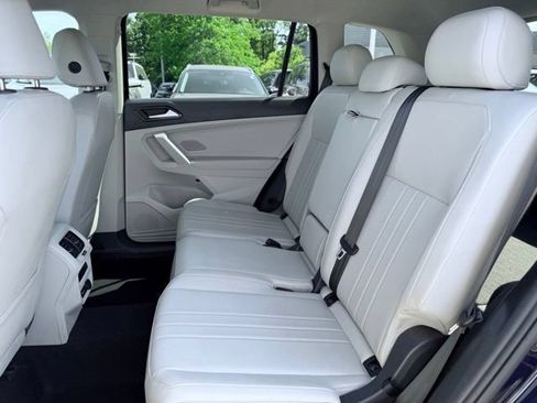 Used 2024 Volkswagen Tiguan SE AWD/4WD image 20