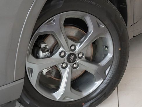 Used 2024 Ford Escape ST-Line AWD/4WD image 2
