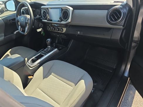 Used 2022 Toyota Tacoma SR5 AWD/4WD image 21