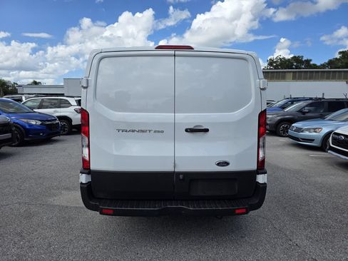 Used 2023 Ford Transit 250 Low Roof RWD image 4