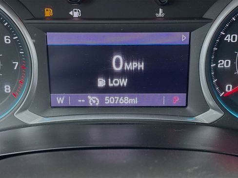 Used 2022 Chevrolet Traverse LT image 8