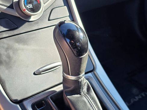 Used 2016 Hyundai Elantra SE image 27