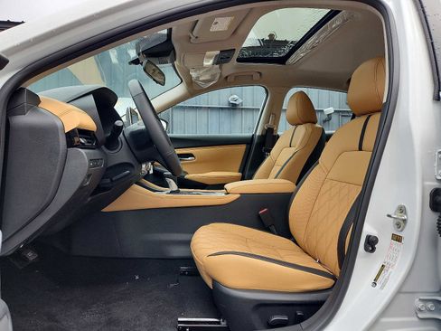 New 2025 Nissan Sentra SV w/ SV Premium Package image 9