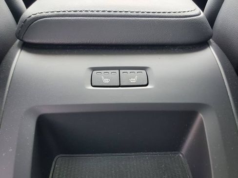 Certified 2025 Volvo XC60 B5 Core AWD/4WD image 30