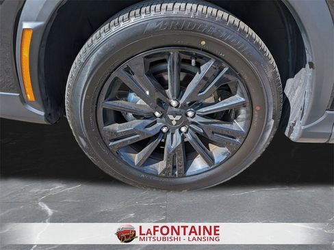 Used 2025 Mitsubishi Eclipse Cross LE image 29