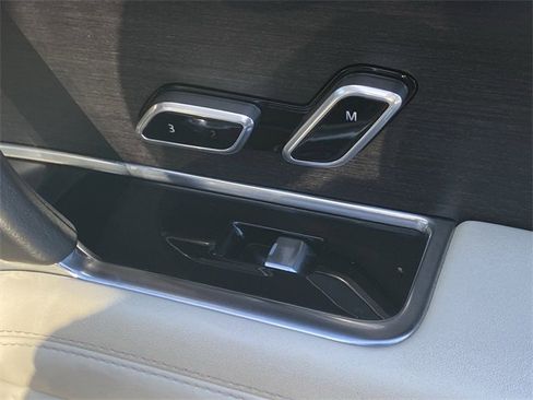 Used 2023 Land Rover Range Rover Long Wheelbase SE image 19