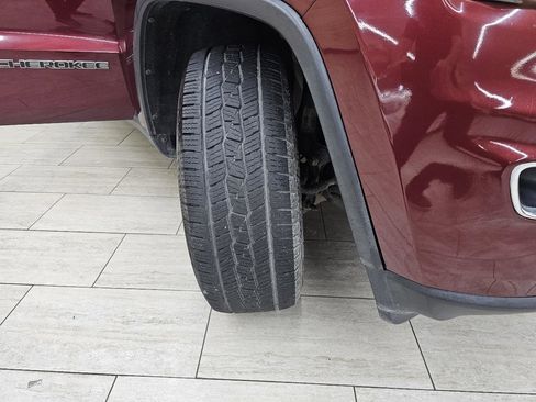 Used 2019 Jeep Grand Cherokee Limited image 40