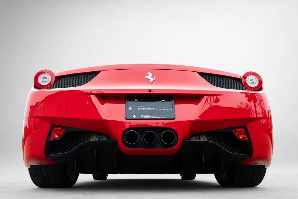 Used 2015 Ferrari 458 Italia Coupe RWD image 23