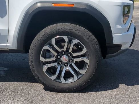 Used 2023 GMC Canyon AT4 w/ AT4 Premium Package AWD/4WD image 11