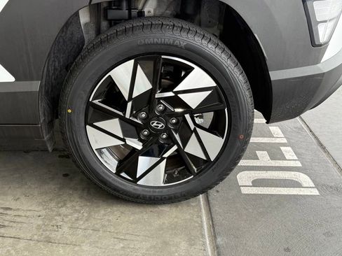 Used 2024 Hyundai Kona SEL image 19