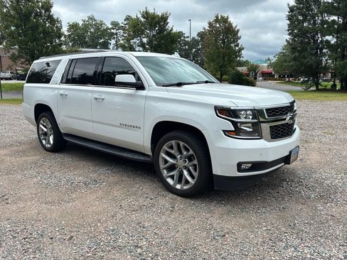 Used 2020 Chevrolet Suburban LT AWD/4WD image 3