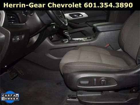 Used 2023 Chevrolet Traverse LT image 12
