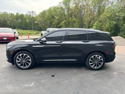 Used 2024 Lincoln Nautilus Reserve AWD/4WD image 7