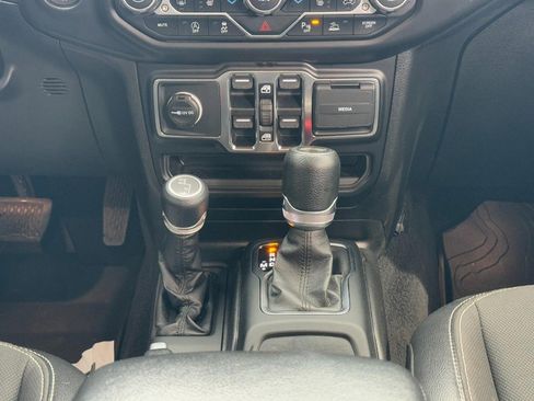 Used 2021 Jeep Wrangler Unlimited Sport AWD/4WD image 18